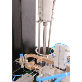 Sistema de prueba robótico con el mezclador para alcanzar el monitor la dispersión