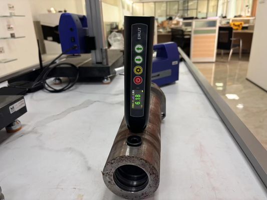 Un escáner B escanear EMAT acoplamiento de aire medidor de espesor ultrasónico con superficie de alta temperatura